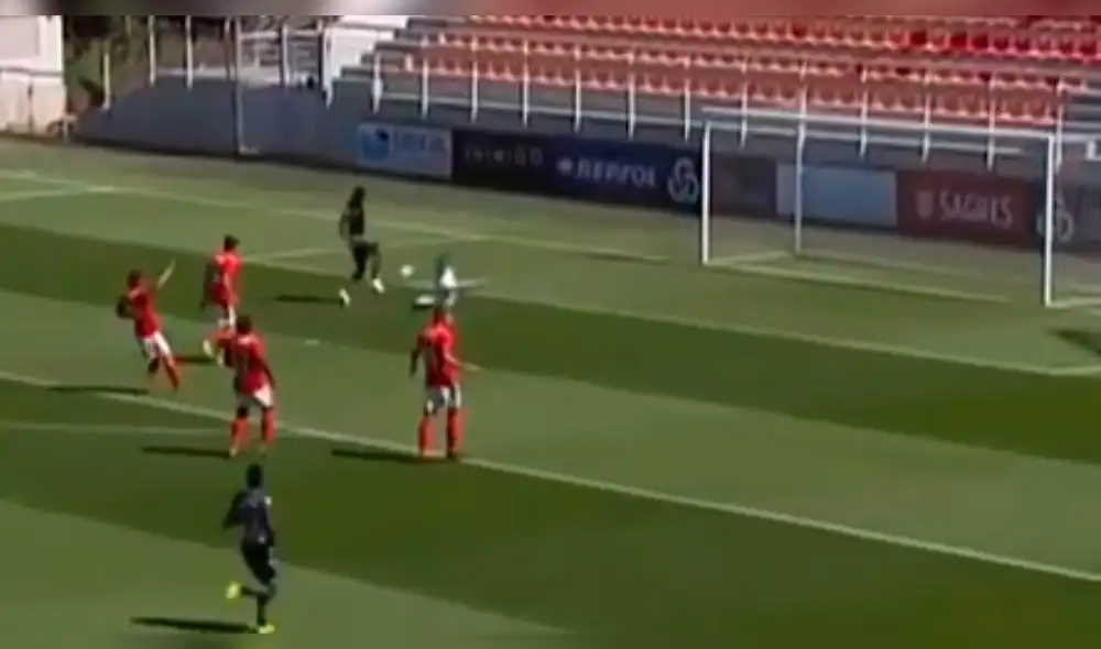 Christopher Olivares la “sombreó” y marcó este golazo con el Vitoria Guimaraes [VIDEO]