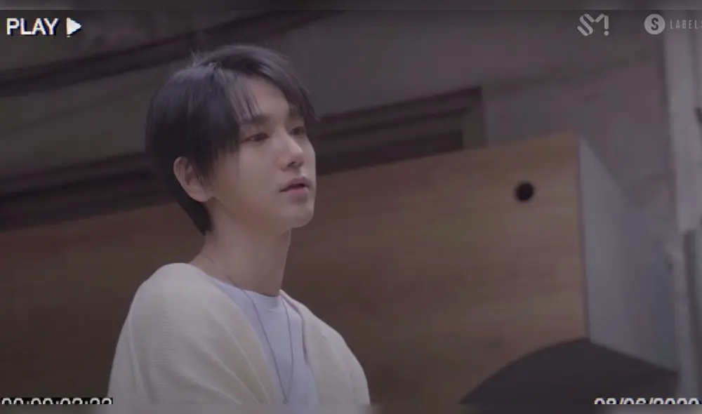 Desliza para ver más fotos de Yesung en "When We Were Us" de SUPER JUNIOR-K.R.Y.