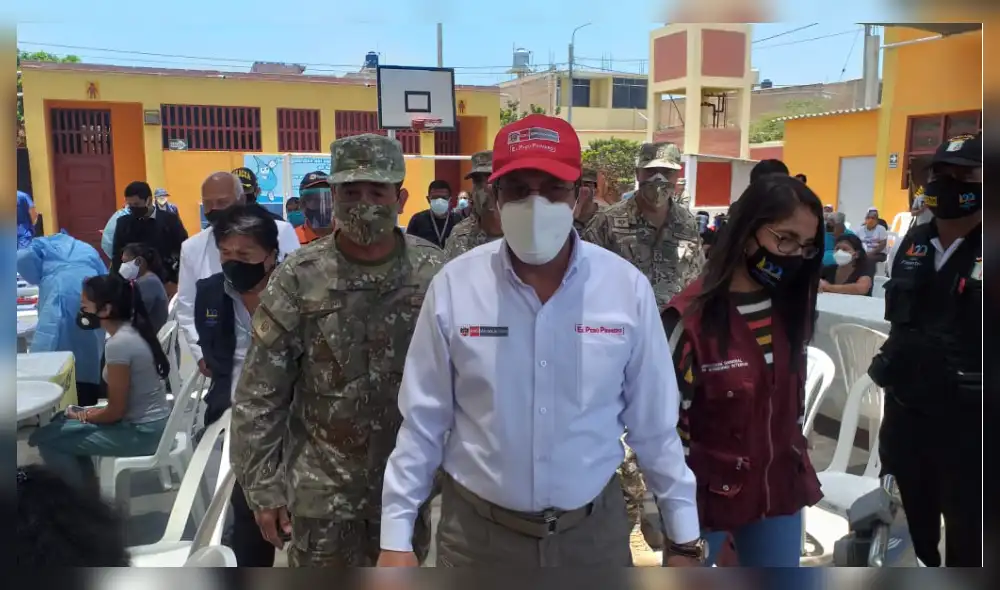 Jorge Chávez supervisó el trabajo contra el coronavirus en la región Lambayeque. Foto: La República Jorge Chávez supervisó el trabajo contra el coronavirus en la región Lambayeque. Foto: La República