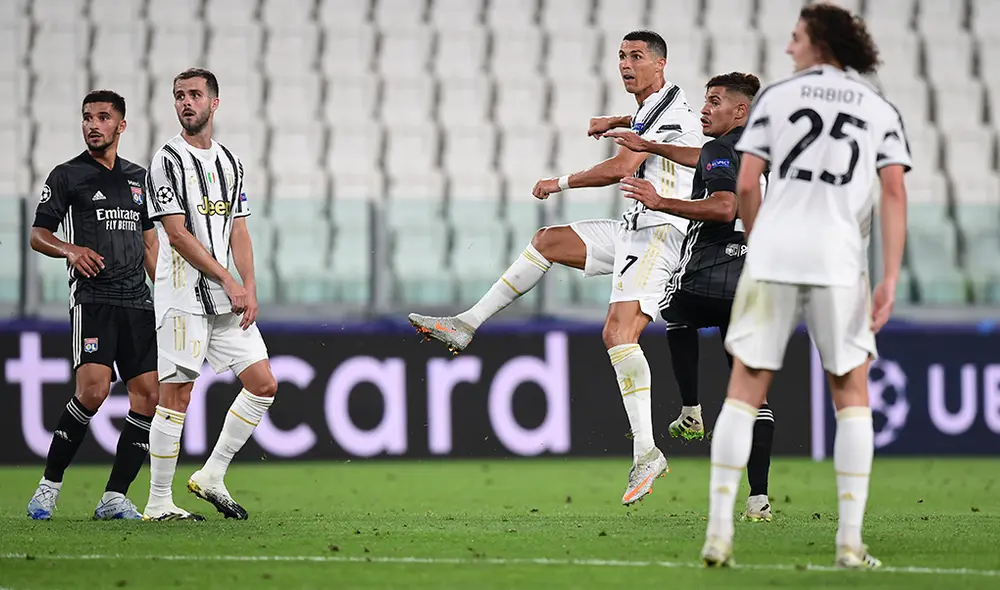 Cristiano Ronaldo marcó su doblete en el Juventus vs. Lyon y está cerca de la clasificación. | Foto: AFP