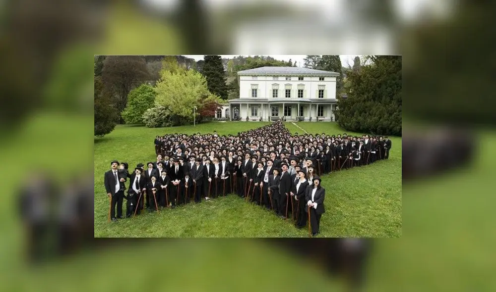 Celebran el cumpleaños de Charles Chaplin vestidos de Charlote Celebran el cumpleaños de Charles Chaplin vestidos de Charlote