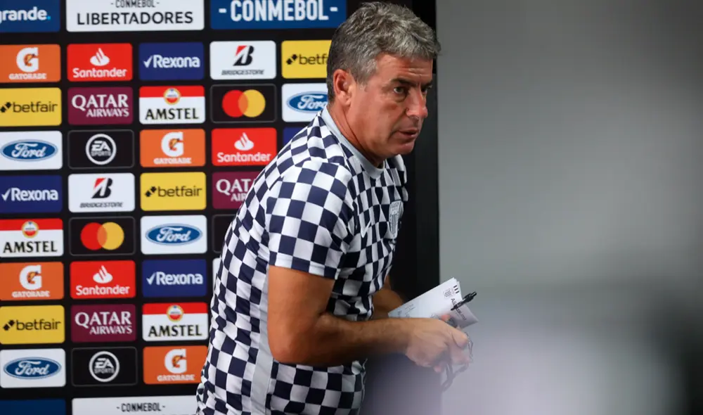 Pablo Bengoechea renunció a Alianza Lima tras perder el clásico ante Universitario de Deportes. | Foto: GLR