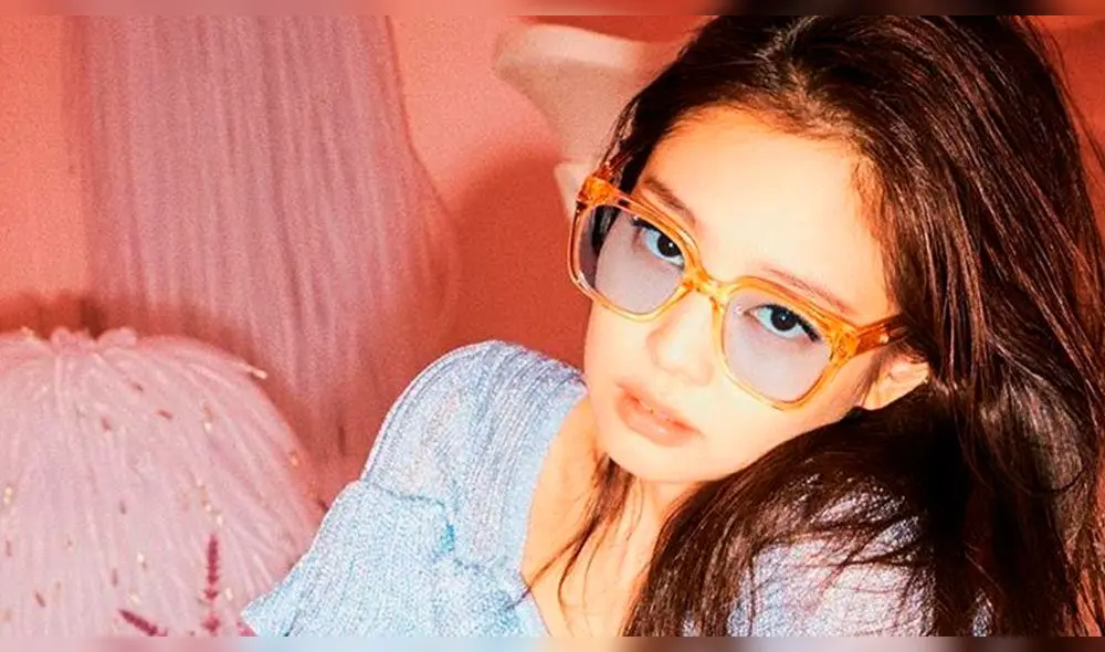 Jennie lanzó varias opciones para combinar su última colección de gafas.