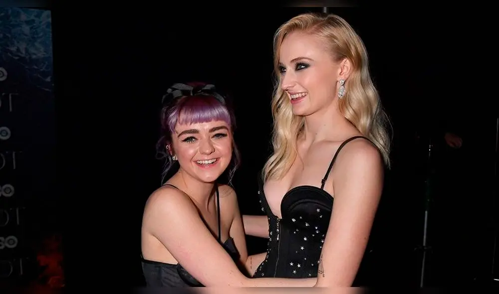 Sophie Turner sufre descuido en plena transmisión en vivo 