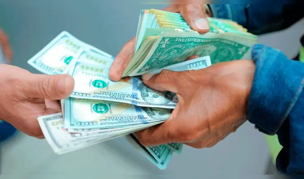 Tipo de cambio: precio del dólar cae frente al sol en el mercado local Tipo de cambio: precio del dólar cae frente al sol en el mercado local