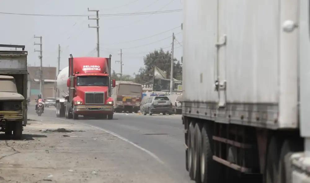 Carreteras siguen desbloqueadas a esta hora de la mañana. Algunas zonas de la Panamericana Norte siguen restringidas. Foto: Jorge Cerdan / La República