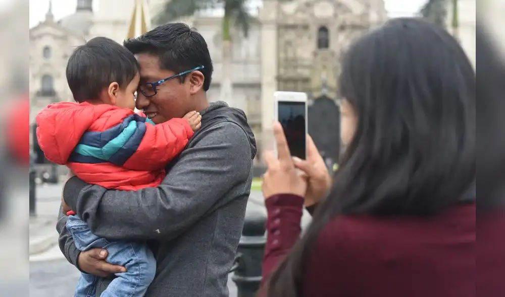 Día del Padre: centro de Lima fue escenario de muestras de amor
