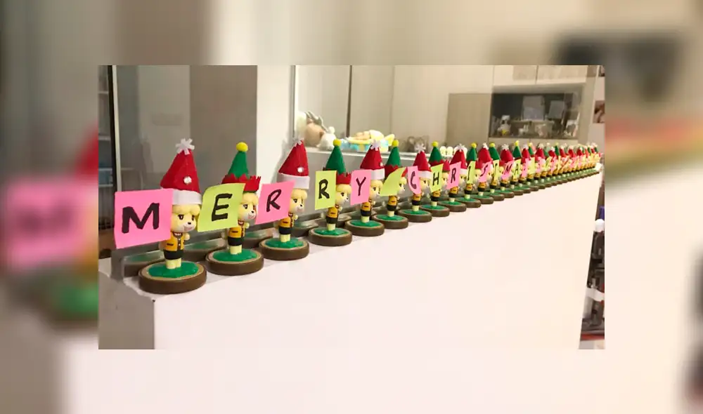 Cada uno de estos adorables amiibos tenía un sombrero navideño y un papel adhesivo para formar la frase "Feliz Navidad y feliz año nuevo".