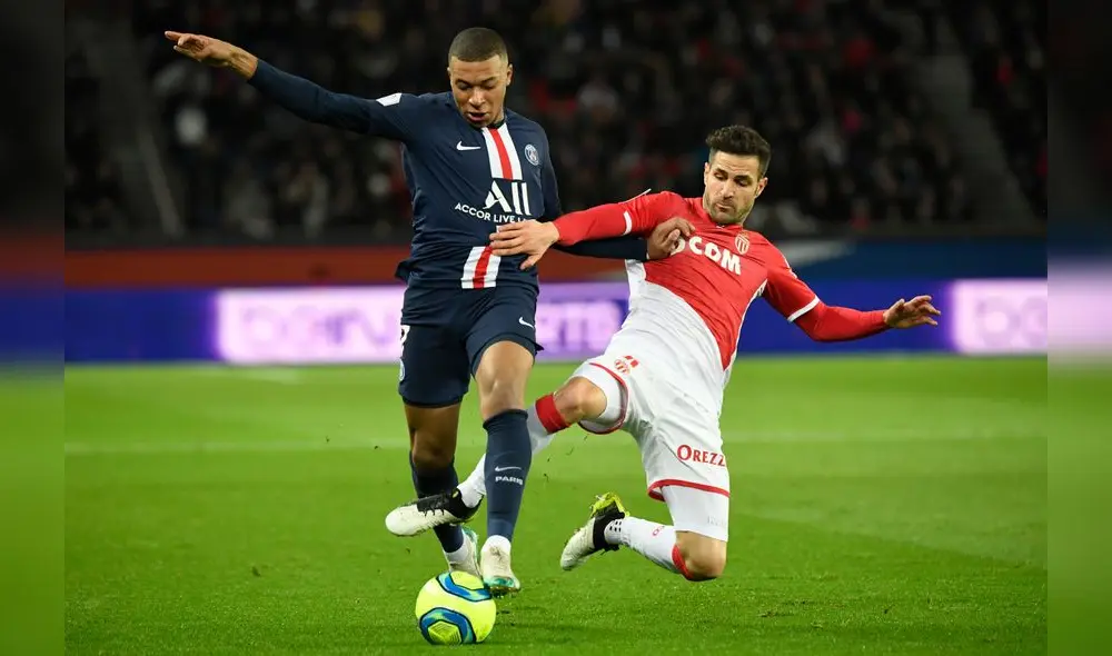 LaLiga de España: Cesc Fábregas celebra el regreso del fútbol y su esposa le juega una broma. Foto: AFP LaLiga de España: Cesc Fábregas celebra el regreso del fútbol y su esposa le juega una broma. Foto: AFP