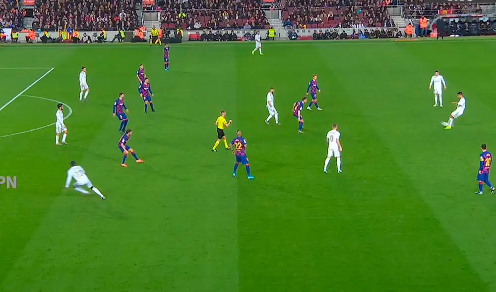 Gareth Bale marcó un golazo tras gran jugada colectiva del Real Madrid, pero el árbitro se lo anuló. | Foto: ESPN 2 Gareth Bale marcó un golazo tras gran jugada colectiva del Real Madrid, pero el árbitro se lo anuló. | Foto: ESPN 2