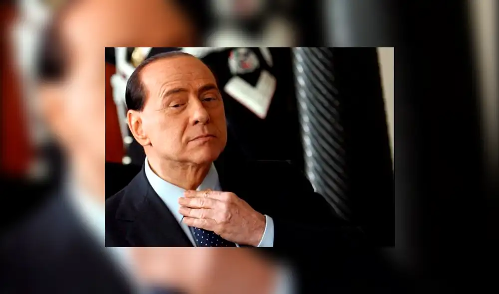 Silvio Berlusconi luce irreconocible y en Twitter estallan los memes