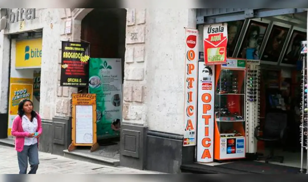 Arequipa: Este lunes inicia notificación de locales con faltas ortográficas.