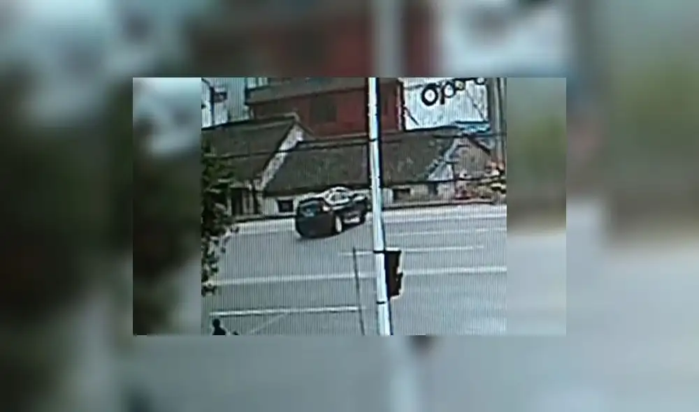 En YouTube es un misterio accidente de vehículo que termina en una azotea