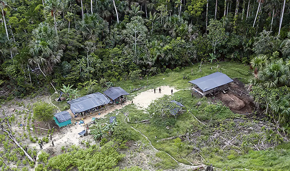 Desde arriba. Las fuerzas del orden permanecerán en la zona durante varios días, se indicó. Desde arriba. Las fuerzas del orden permanecerán en la zona durante varios días, se indicó.