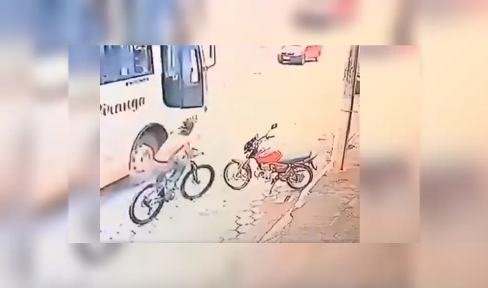 Facebook viral: Ciclista queda en ridículo tras querer 'vengarse' de moto mal estacionada [VIDEO]