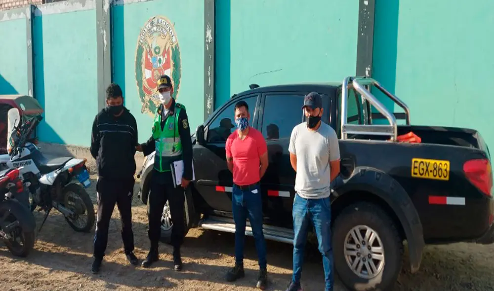 Tres sujetos son intervenidos con baterías robadas. (Foto: Policía Nacional)
