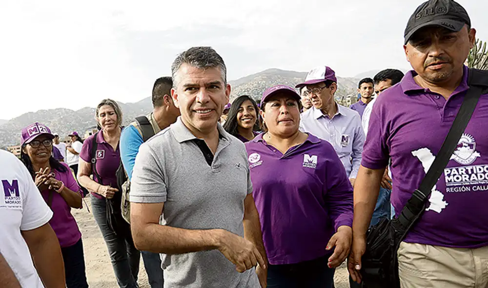 Reacción. El líder de los morados, Julio Guzmán, le exigió a Mora que deje la candidatura y el PM. Foto: Aldair Mejía.
