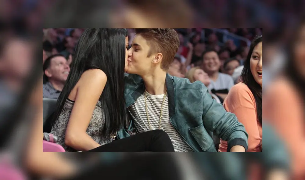 El romance de Justin Bieber y Selena Gomez en 2011. El romance de Justin Bieber y Selena Gomez en 2011.