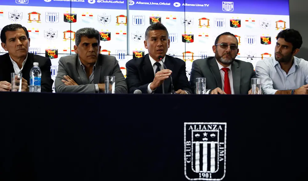Raúl Leguía tuvo una contundente respuesta a las declaraciones de Gustavo Zevallos, dirigente de Alianza Lima. | Foto: GLR Raúl Leguía tuvo una contundente respuesta a las declaraciones de Gustavo Zevallos, dirigente de Alianza Lima. | Foto: GLR
