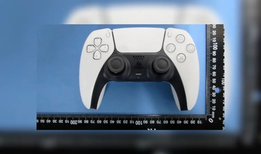 Desliza para ver cómo luciría el mando Dualsense de la PS5 en color negro. Foto: Twitter / AlexKyaw Desliza para ver cómo luciría el mando Dualsense de la PS5 en color negro. Foto: Twitter / AlexKyaw