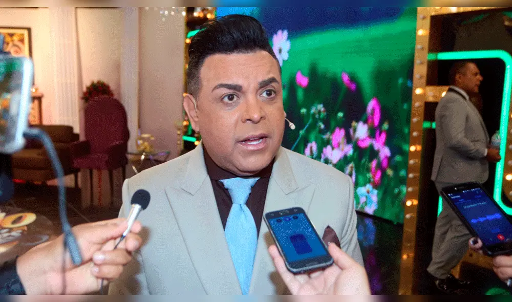 Critican a Andrés Hurtado por exponer a estudiantes de Telesup en su programa de TV