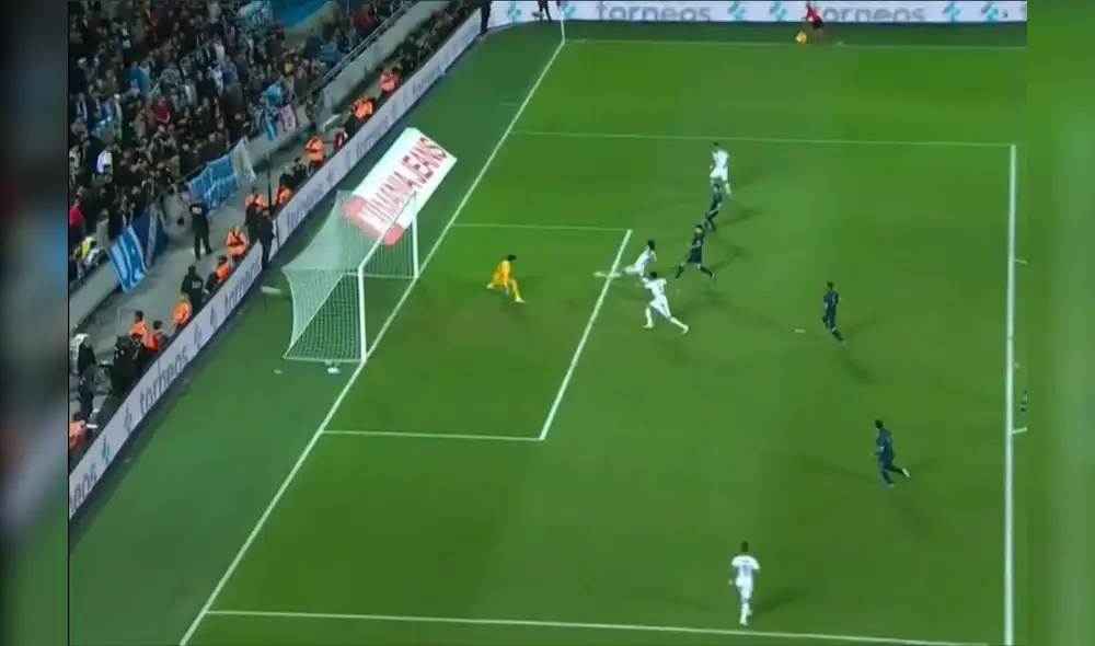 Cavani marcó el 1-0 tras pase de Luis Suárez.