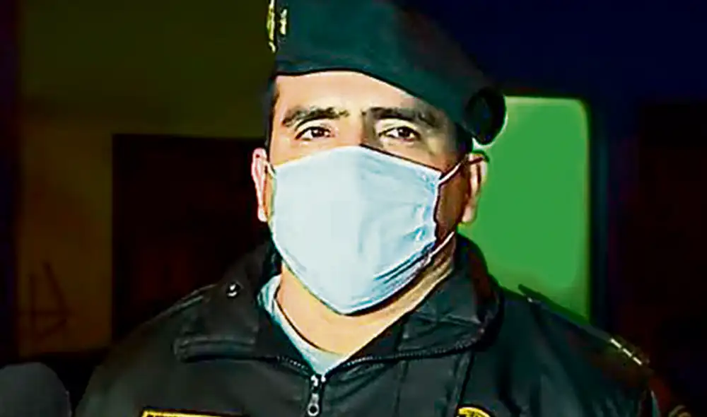 Responsable. El capitán PNP Jorge Amézquita Lucana afirmó que fueron los asistentes los que al intentar escapar se aglomeraron y cerraron la puerta del Thomas.