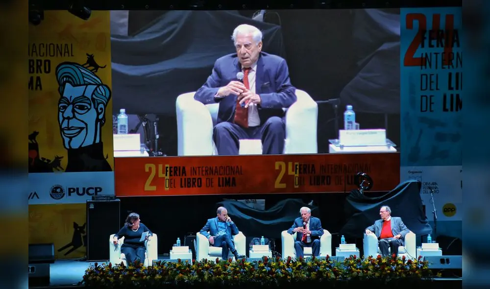 Auditorio lleno. La participación de Mario Vargas Llosa fue seguida por mucha gente. Empezó con uno de los temas que más le preocupan: los populismos y su relación con la democracia.