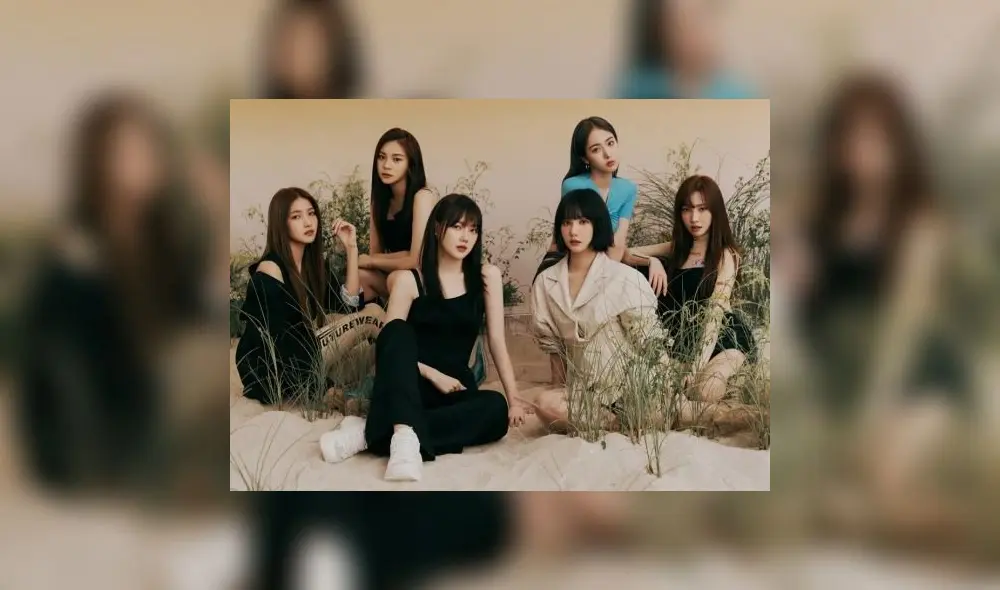 GFriend hizo su debut con el EP Season of Glass el 15 de enero de 2015.