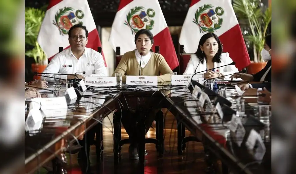 Betssy Chávez dirige conferencia de prensa. Foto. Marco Cotrina/La República
