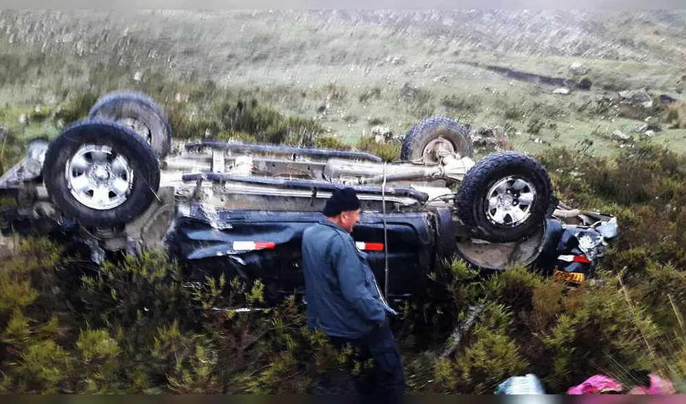 Cinco personas fallecieron en accidente de tránsito. Cinco personas fallecieron en accidente de tránsito.