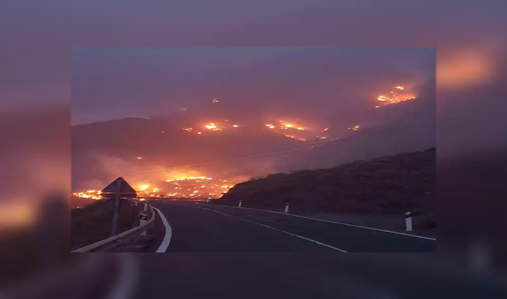 Esta era la vista cuando se desató el incendio en la localidad de Tasarte. Foto: Difusión.