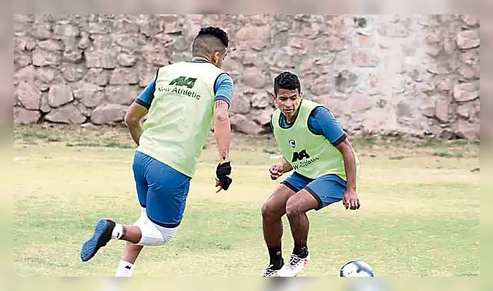 POSICIÓN. Edson Espinoza juega como lateral derecho.