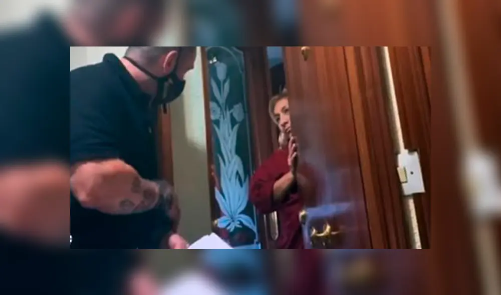 Rosa, la peruana de 33 años abandonó la casa que usurpó tras la muerte de su jefa por coronavirus. Foto: Captura / Mundo Rosa, la peruana de 33 años abandonó la casa que usurpó tras la muerte de su jefa por coronavirus. Foto: Captura / Mundo