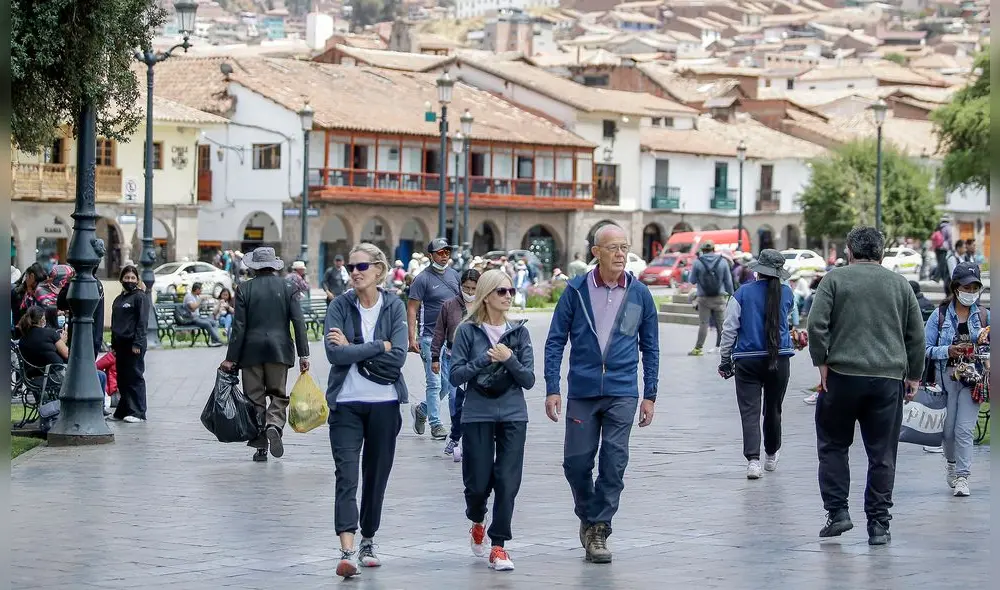 PLAZA DE ARMAS DE LA CIUDAD DEL CUSCO 