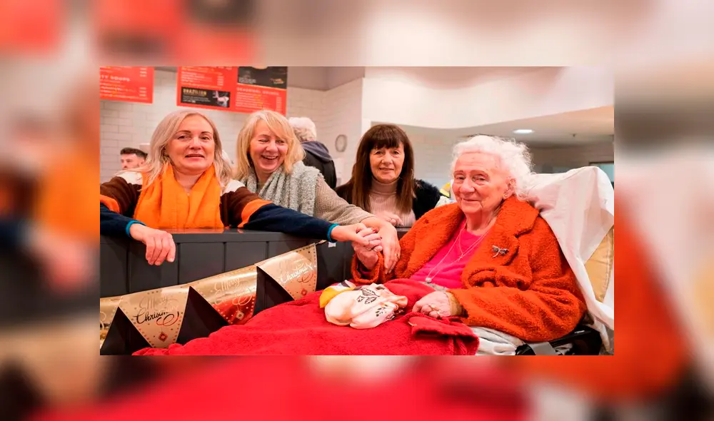Mujer con cáncer terminal cumple su último deseo: ir de compras a un centro comercial con sus hijas [FOTOS]
