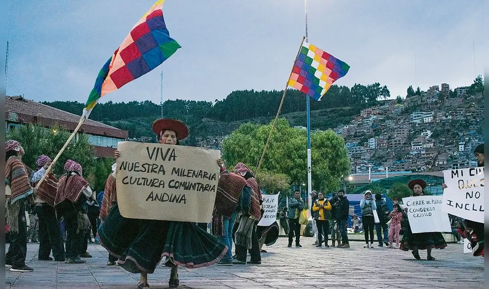 enfrentados. Policía y manifestantes en Cusco.