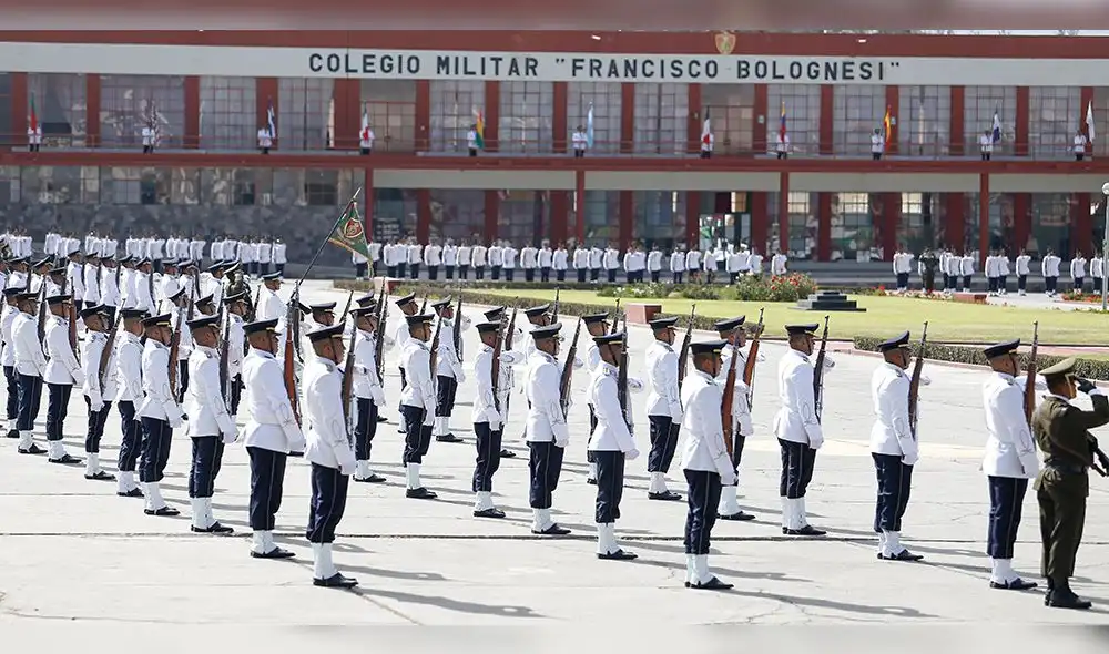 A un cadete le arrancaron el cabello con alicate y a otro le dieron con un palo de escoba en Arequipa