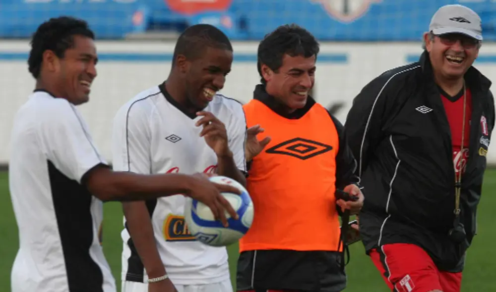 Santiago Acasiete contó detalles de los duelos que tuvo con Jefferson Farfán. | Foto: GRL Santiago Acasiete contó detalles de los duelos que tuvo con Jefferson Farfán. | Foto: GRL