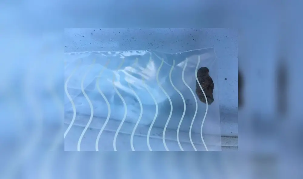 Le sirvió la leche a sus hijos y se sorprendió al ver heces en la botella [FOTOS]