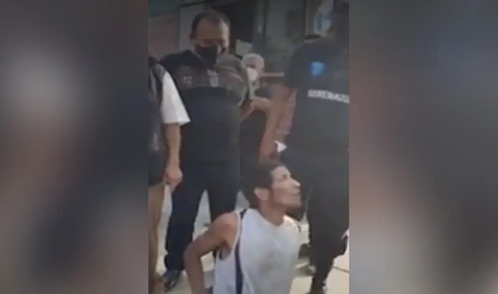 Criminal robó a una fémina que se encontraba por la zona e intentó huir a bordo de una mototaxi. Foto: captura de América Criminal robó a una fémina que se encontraba por la zona e intentó huir a bordo de una mototaxi. Foto: captura de América