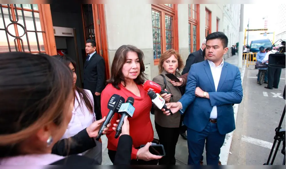 Martha Chávez calificó de gentuza a las personas que la insultaron. Foto: La República. Martha Chávez calificó de gentuza a las personas que la insultaron. Foto: La República.