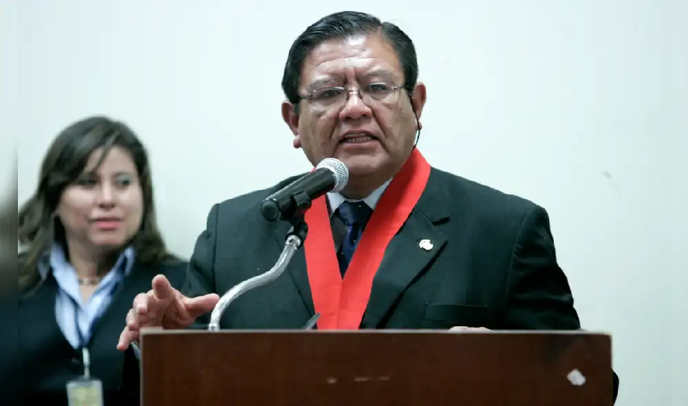 Salas Arenas reemplazó al frente del JNE al juez supremo Víctor Ticona. Foto: La República Salas Arenas reemplazó al frente del JNE al juez supremo Víctor Ticona. Foto: La República