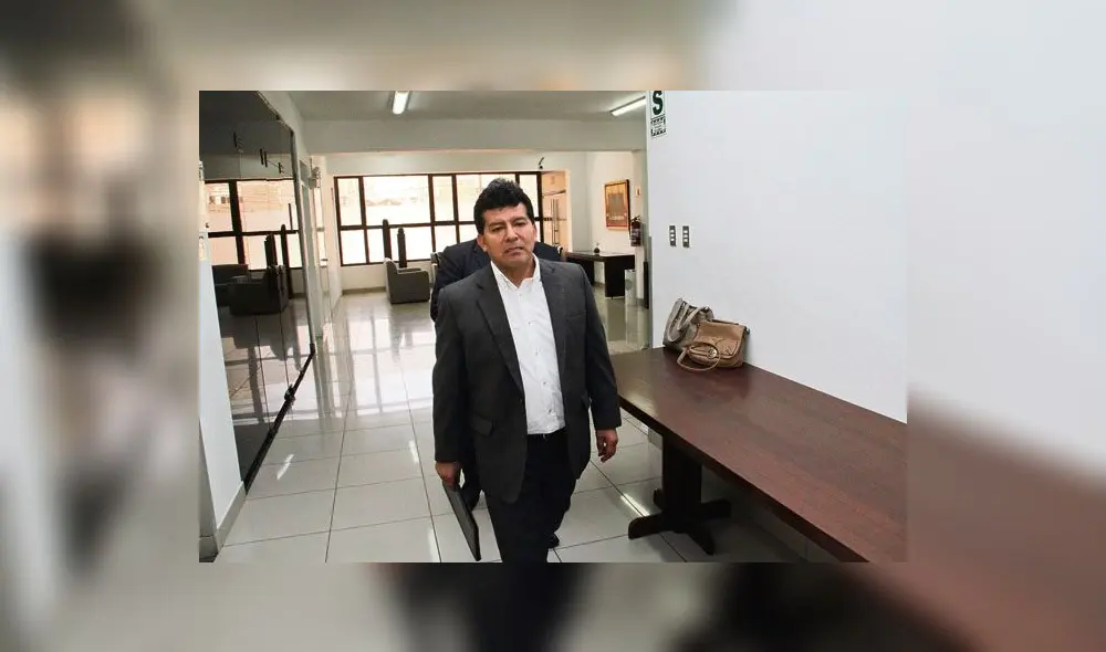 Ernesto Flores afronta acusación por dos delitos, de acuerdo al Ministerio Público. Foto: La República Ernesto Flores afronta acusación por dos delitos, de acuerdo al Ministerio Público. Foto: La República
