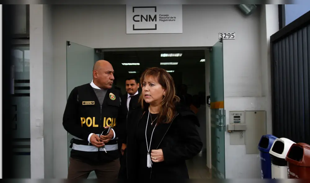 En 2018, la fiscal fue retirada del caso Los Cuellos Blancos del Puerto por la manera irregular en que ordenó diligencias contra la sede de IDL-Reporteros y el desactivado CNM. Foto: La República En 2018, la fiscal fue retirada del caso Los Cuellos Blancos del Puerto por la manera irregular en que ordenó diligencias contra la sede de IDL-Reporteros y el desactivado CNM. Foto: La República