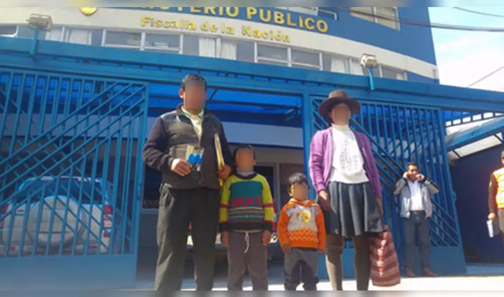 Los padres de Holguer en el 2018 pedía justica en el exterior del Ministerio Público. Foto: archivo LR