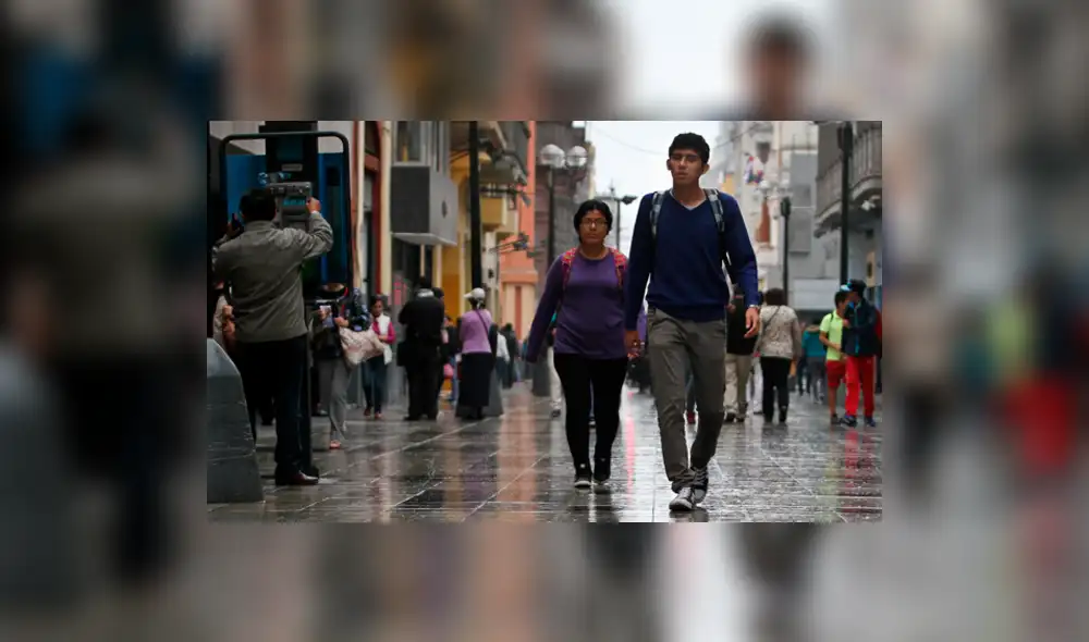 Lima amaneció con lluvia en varios distritos. Foto: La República Lima amaneció con lluvia en varios distritos. Foto: La República