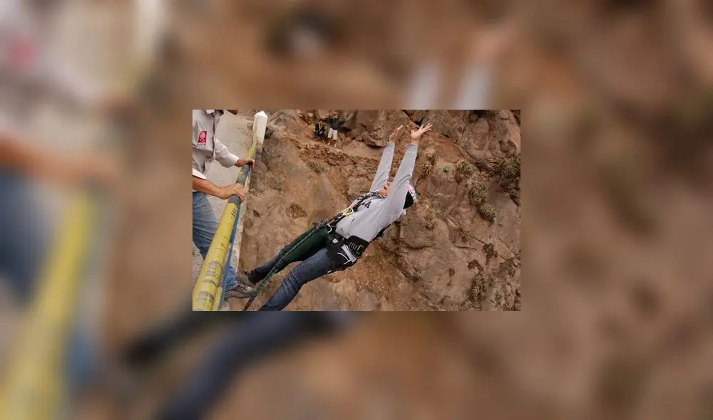 La joven pensó que llevaba puesto el equipo de seguridad completo. Foto: Referencial