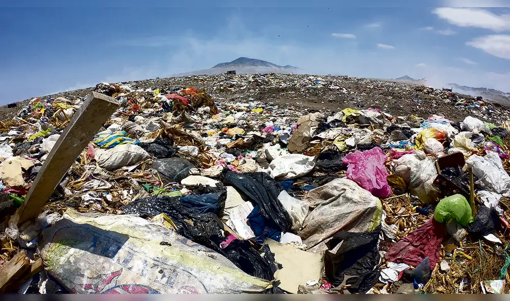 El botadero de Reque representa un foco infeccioso y afecta el medio ambiente. Foto: La República El botadero de Reque representa un foco infeccioso y afecta el medio ambiente. Foto: La República