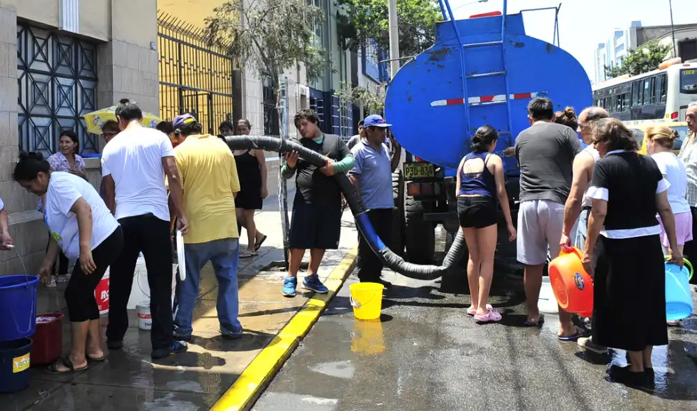 Esta medida contempla la verificación de la estructura tarifaria por el servicio de agua potable y alcantarillado. Foto: Difusión Esta medida contempla la verificación de la estructura tarifaria por el servicio de agua potable y alcantarillado. Foto: Difusión